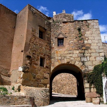 Apartamento Turístico MURALLA DE CÁCERES Esterno foto