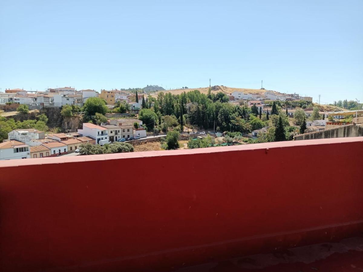 Apartamento Turístico MURALLA DE CÁCERES Esterno foto