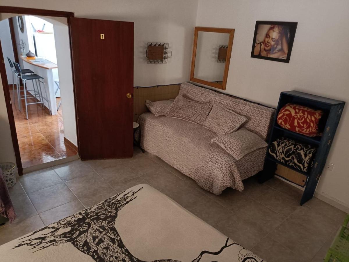 Apartamento Turístico MURALLA DE CÁCERES Esterno foto