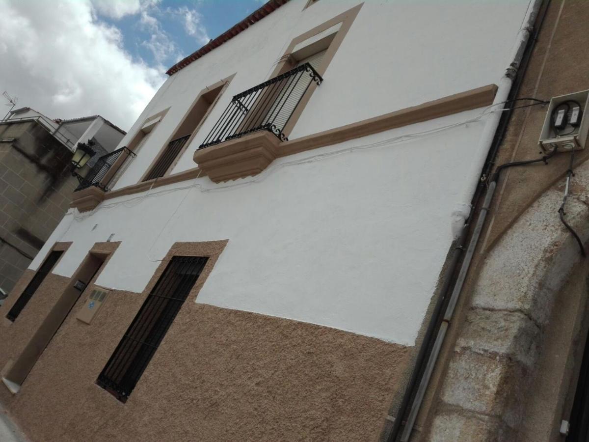 Apartamento Turístico MURALLA DE CÁCERES Esterno foto
